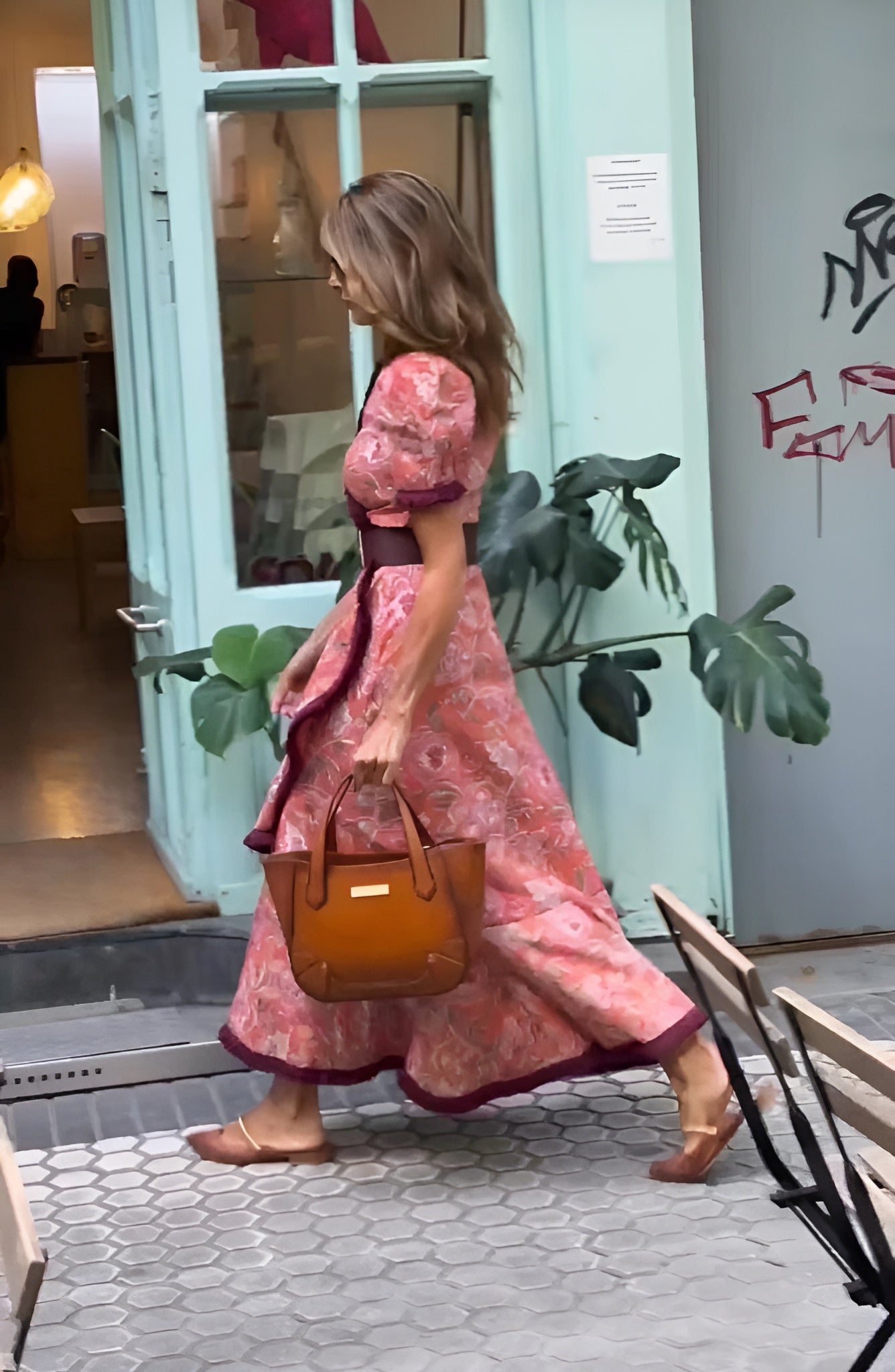 Iris | Elegantes Rosa Maxikleid mit kurzen Ärmeln