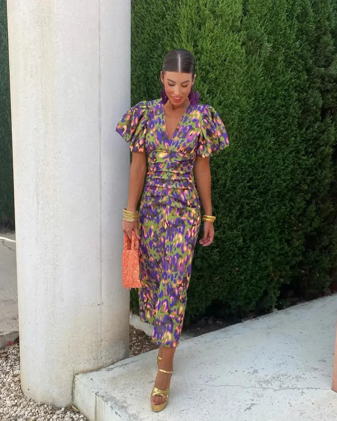 Simone | Elegantes Kleid mit V-Ausschnitt und Puffärmeln